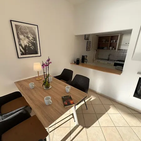 Bella Rosa Apartment